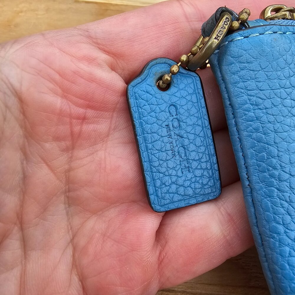 COACH Small Pouch Wallet Clutch Dusty Blue Color Pre-owned - Picture 3 of 9